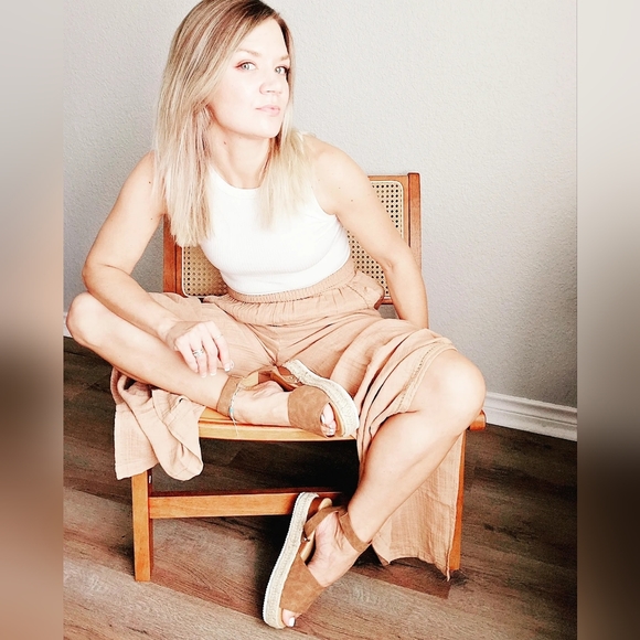 Meet your Posher, Kimberly - Picture 3 of 16